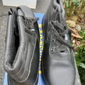 Safety Boots Size 10/44 - Image 2