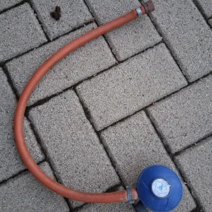 Gas bbq hose with regulator