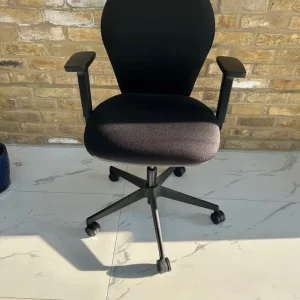 Almost new office chair - Image 2
