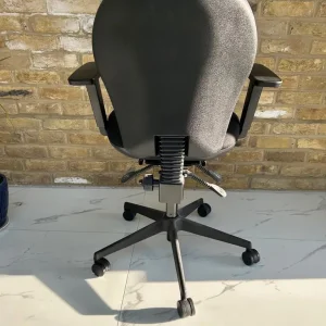 Almost new office chair - Image 3