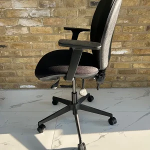 Almost new office chair - Image 4