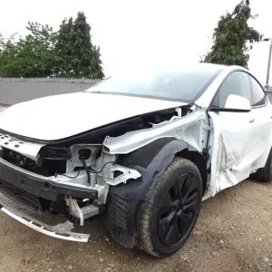 2024 Tesla Model Y Long Range RWD Electric – Front and Side Damage, Starts and Moves, Cat-S Salvage - Image 4