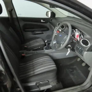 2010 Ford Focus 1.6 Style 5-door hatchback petrol manual - Image 5