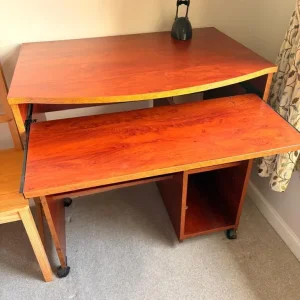 Wooden desk - on wheels - Image 2