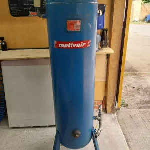 Motivair upright air receiver