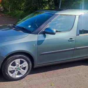 Skoda Roomster MPV 2012 manual 1.6 TDI - Image 2