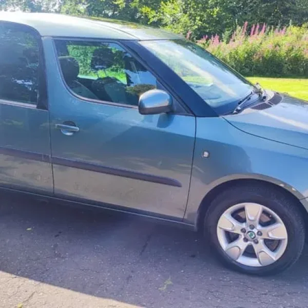 Skoda Roomster MPV 2012 manual 1.6 TDI
