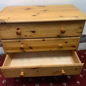 Pine chest of 4 drawers - Image 3