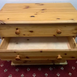 Pine chest of 4 drawers - Image 4