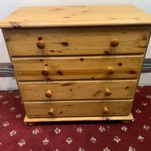 Pine chest of 4 drawers