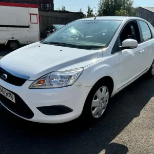 2011 Ford Focus Hatchback Manual 5-door - Image 2