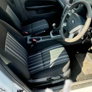 2011 Ford Focus Hatchback Manual 5-door - Image 6