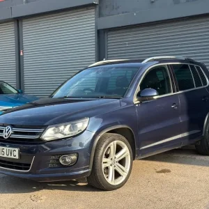 2015 Volkswagen Tiguan 2.0 TDi BlueMotion Tech R-Line 5dr Estate Diesel Manual - Image 4