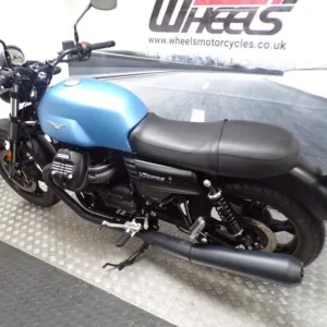 2022 MOTO GUZZI STONE LOW MILEAGE - Image 4