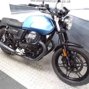 2022 MOTO GUZZI STONE LOW MILEAGE - Image 5
