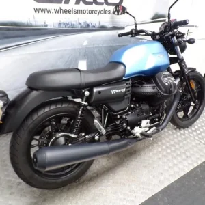 2022 MOTO GUZZI STONE LOW MILEAGE - Image 6