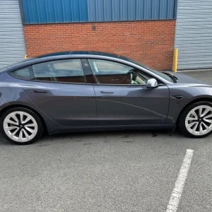 2020 Tesla Model 3 Standard Plus 4dr Auto SALOON Electric - Image 2