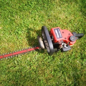Hedge Trimmer - Homelite Shrub Shaper 17 inch - Image 3