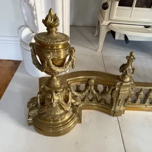 Large brass fender urn finial swags & lion heads - Image 3