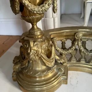 Large brass fender urn finial swags & lion heads - Image 7