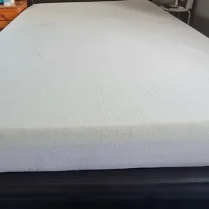 Memory foam double mattress 135x190cm