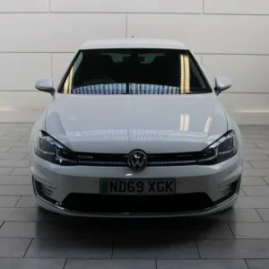 2020 Volkswagen Golf e-Golf 5-door electric hatchback - Image 2