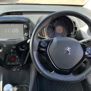 2015 Peugeot 108 1.2 PureTech Feline 5-door hatchback - Image 4