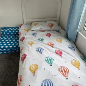 Single bed with quilt and mattress cover