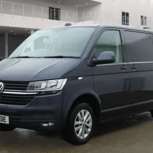 2021 Volkswagen Transporter T28 HighLine TDI SWB Panel Van - Image 3