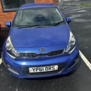 Kia Rio 1.4 hatchback 2011 manual 5-door