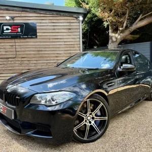 2014 BMW M5 Competition Pack 4-door Saloon - Image 3
