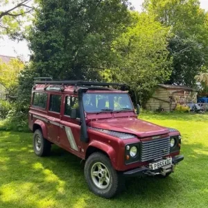 Land Rover Defender 110 County Station Wagon (CSW)