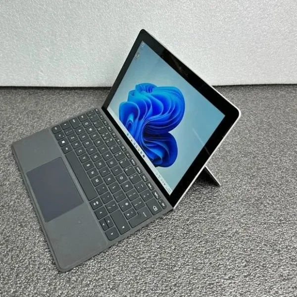 TOUCHSCREEN SURFACE GO WITH KEYBOARD