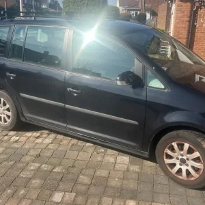 2009 Volkswagen Touran - Image 2