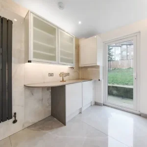 3 Bedroom 2 Bath Home with Private Garden - Image 2