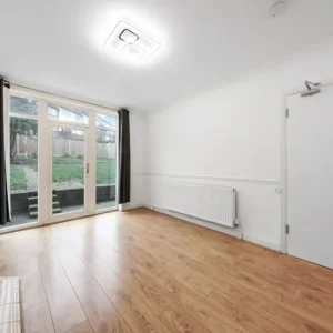 3 Bedroom 2 Bath Home with Private Garden - Image 4