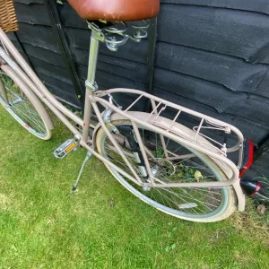 Ryedale cream ladies bike - Image 7