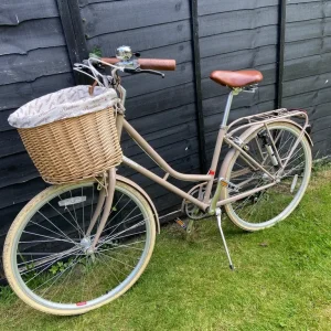 Ryedale cream ladies bike