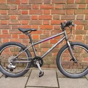 20" ISLABIKES BEINN 20s 7-Speed Kids Hybrid Bike