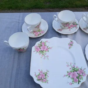 Bone china plate set - Image 2