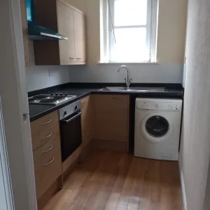 2 bed flat in Llanwrda, Carmarthenshire - Image 2