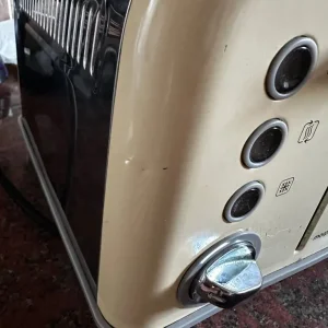 Morphy Richards 4 slice cream toaster - Image 8