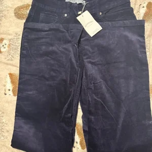 Velvet trousers