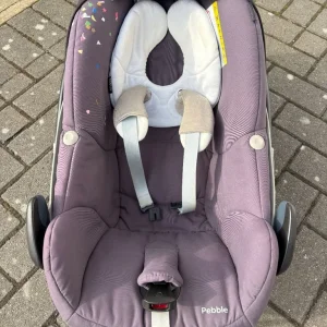 Maxi-Cosi Pebble Car Seat with ISOFIX Base - Image 2