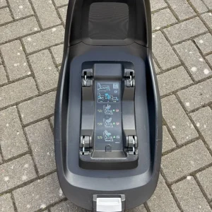 Maxi-Cosi Pebble Car Seat with ISOFIX Base - Image 5