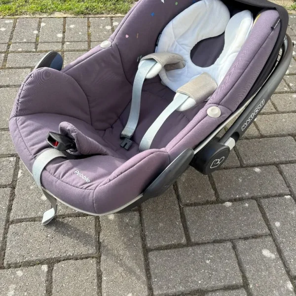 Maxi-Cosi Pebble Car Seat with ISOFIX Base