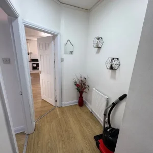 2 bed downstairs flat - Image 2