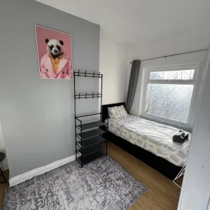2 bed downstairs flat - Image 6