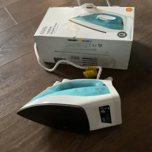 George Home 1200W Steam Iron – Non-Stick Soleplate - Image 3
