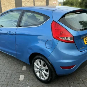 Ford Fiesta 2010 3-door manual hatchback - Image 8